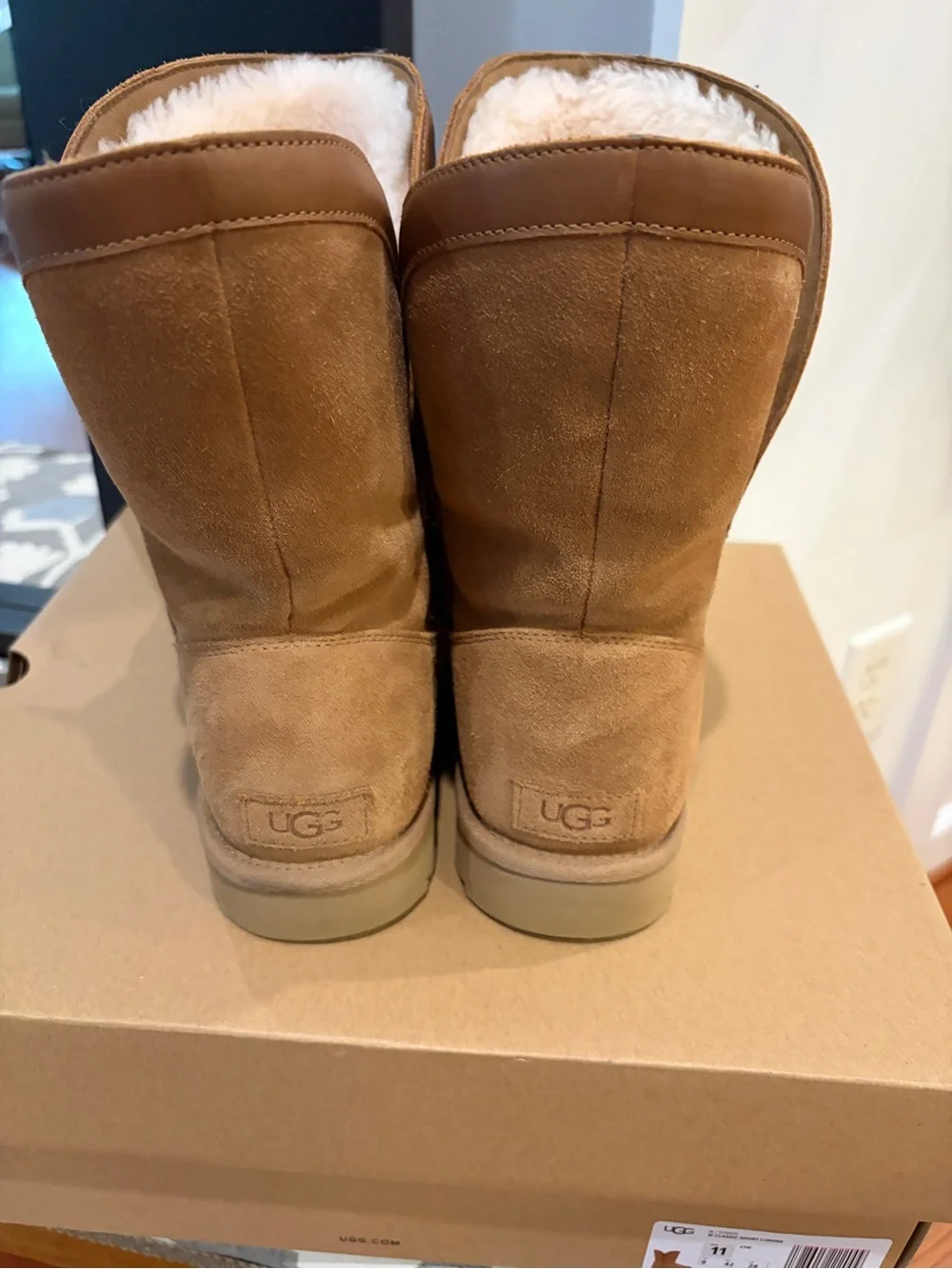UGG Classic Short Lunara Chestnut Boots Size 11 Like New